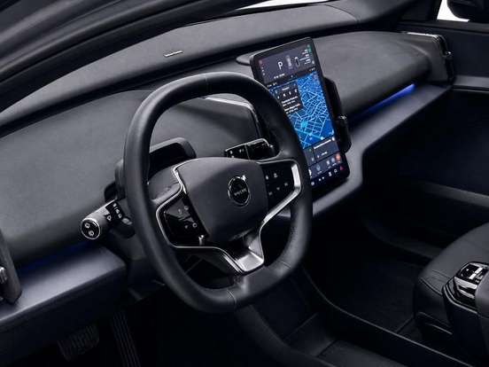 VOLVO-EX30-2024