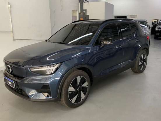 VOLVO-EX40-2026