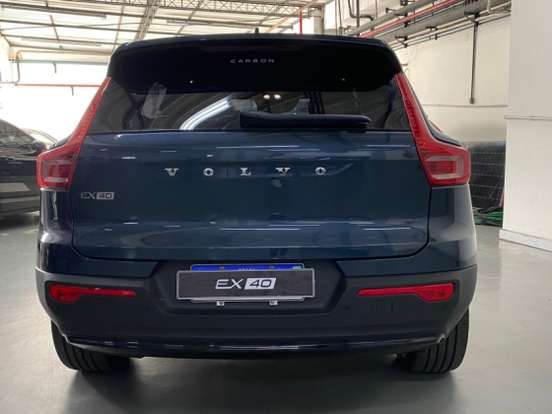 VOLVO-EX40-2026