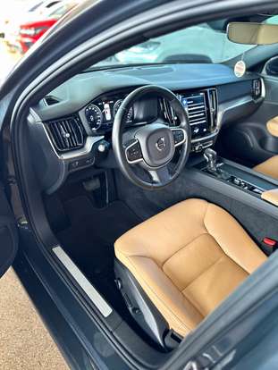 VOLVO-S60-2.0 T4 MOMENTUM GASOLINA 4P AUTOMÁTICO VOLVO-S60-2019
