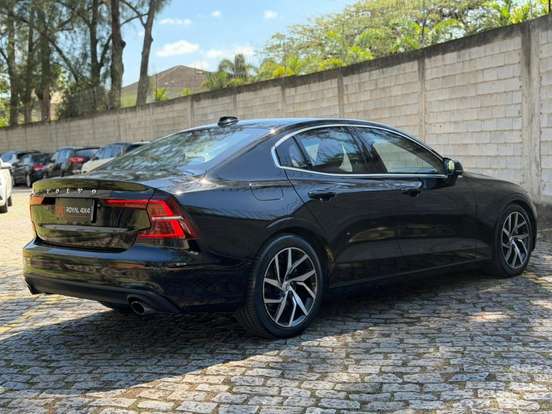 VOLVO-S60-2.0 T4 MOMENTUM GASOLINA 4P AUTOMÁTICO VOLVO-S60-2019