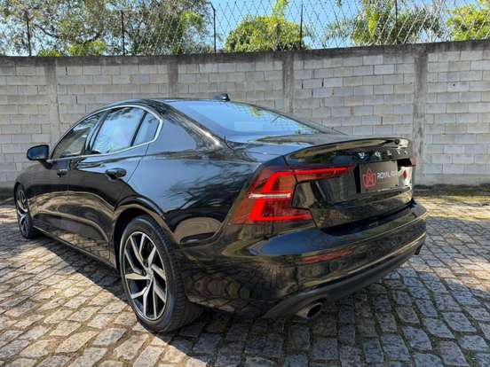 VOLVO-S60-2.0 T4 MOMENTUM GASOLINA 4P AUTOMÁTICO VOLVO-S60-2019