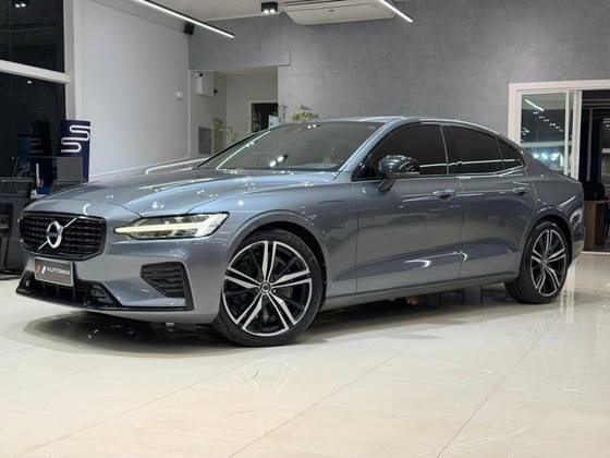 VOLVO S60 2.0 T8 R-DESIGN HÍBRIDO 4P AUTOMÁTICO