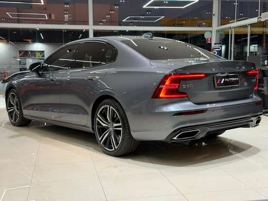 VOLVO-S60-2.0 T8 R-DESIGN HÍBRIDO 4P AUTOMÁTICO VOLVO-S60-2019