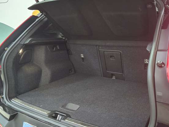VOLVO-XC40-1.5 T5 RECHARGE R-DESIGN GEARTRONIC VOLVO-XC40-2020