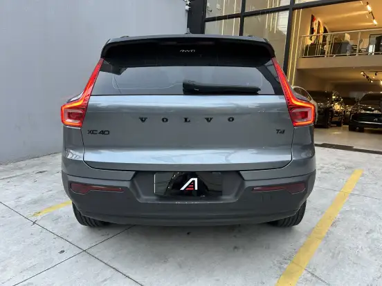 VOLVO-XC40-2.0 T4 GASOLINA GEARTRONIC VOLVO-XC40-2019