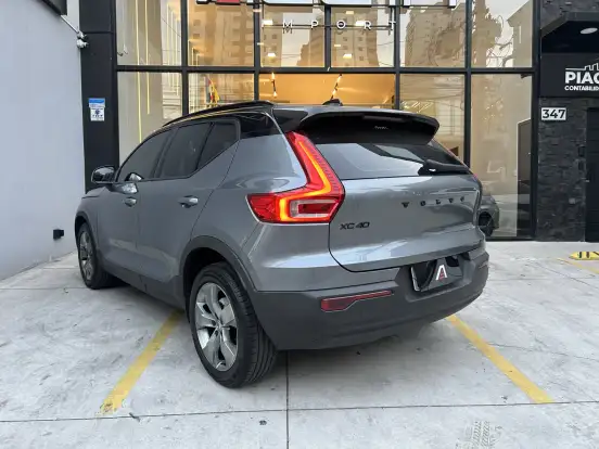 VOLVO-XC40-2.0 T4 GASOLINA GEARTRONIC VOLVO-XC40-2019