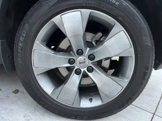 VOLVO-XC40-2.0 T4 GASOLINA GEARTRONIC VOLVO-XC40-2019