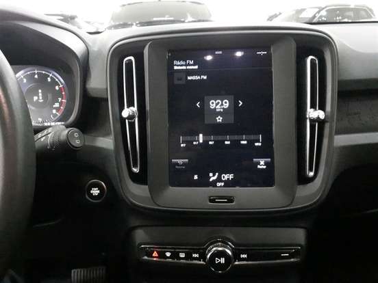 VOLVO-XC40-2.0 T4 GASOLINA GEARTRONIC VOLVO-XC40-2019