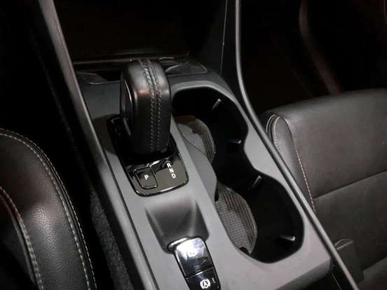 VOLVO-XC40-2.0 T4 GASOLINA GEARTRONIC VOLVO-XC40-2019
