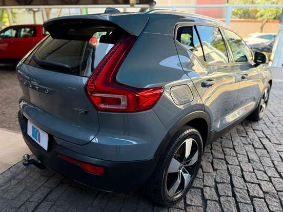 VOLVO-XC40-2.0 T5 GASOLINA MOMENTUM AWD GEARTRONIC VOLVO-XC40-2019