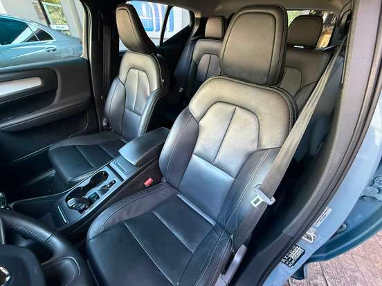 VOLVO-XC40-2.0 T5 GASOLINA MOMENTUM AWD GEARTRONIC VOLVO-XC40-2019