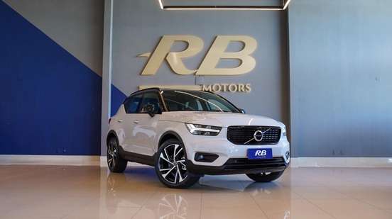 VOLVO-XC40-2019