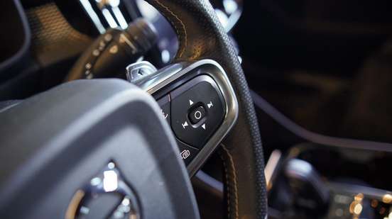 VOLVO-XC40-2.0 T5 GASOLINA R-DESIGN AWD GEARTRONIC VOLVO-XC40-2019