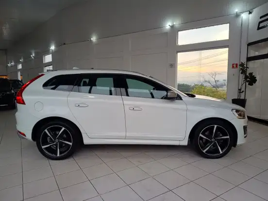 VOLVO-XC60-2.0 T6 R DESIGN TURBO GASOLINA 4P AUTOMÁTICO VOLVO-XC60-2015