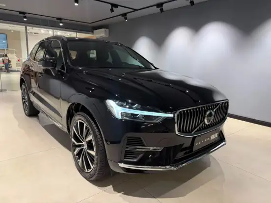 VOLVO-XC60-2022