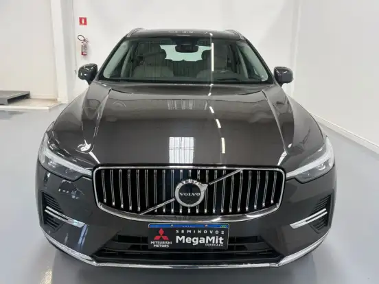 VOLVO-XC60-2023