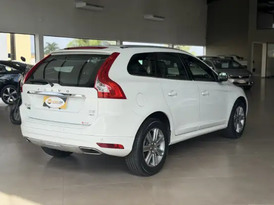 VOLVO-XC60-2.4 D5 KINETIC DIESEL AWD 4P AUTOMÁTICO VOLVO-XC60-2016