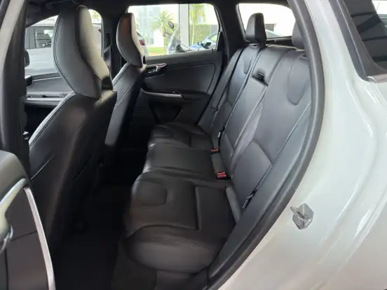 VOLVO-XC60-2.4 D5 KINETIC DIESEL AWD 4P AUTOMÁTICO VOLVO-XC60-2016
