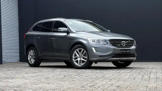VOLVO-XC60-2.4 D5 MOMENTUM DIESEL AWD 4P AUTOMÁTICO VOLVO-XC60-2016