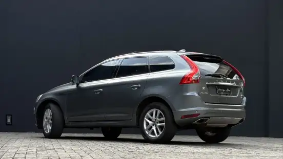 VOLVO-XC60-2016