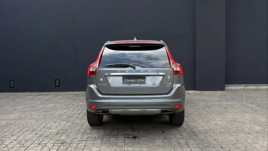 VOLVO-XC60-2016