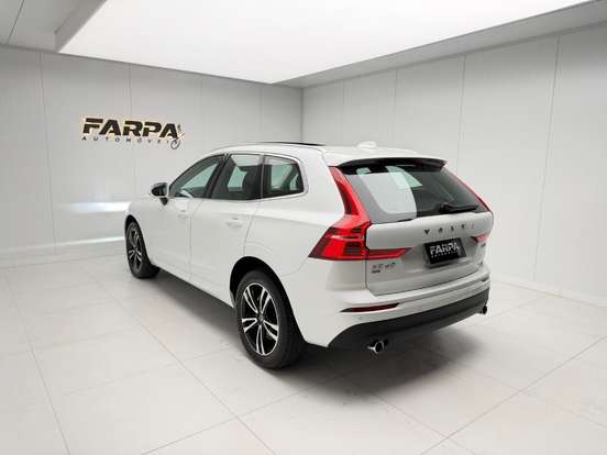 VOLVO-XC60-2.0 T5 GASOLINA MOMENTUM AWD GEARTRONIC VOLVO-XC60-2019