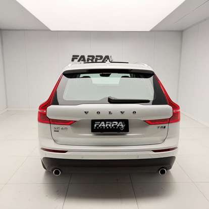 VOLVO-XC60-2.0 T5 GASOLINA MOMENTUM AWD GEARTRONIC VOLVO-XC60-2019