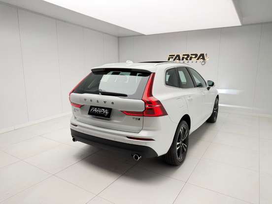VOLVO-XC60-2.0 T5 GASOLINA MOMENTUM AWD GEARTRONIC VOLVO-XC60-2019