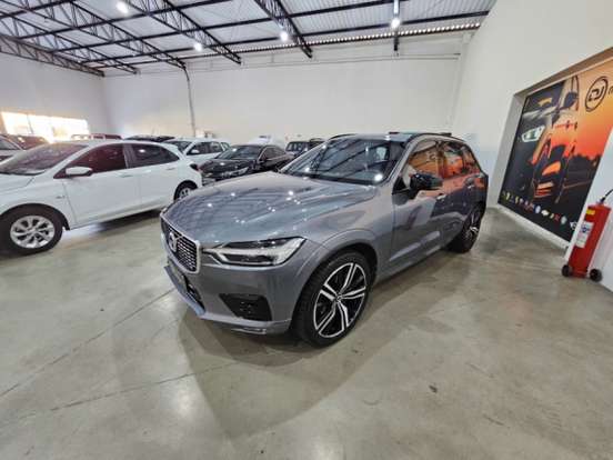 VOLVO-XC60-2017