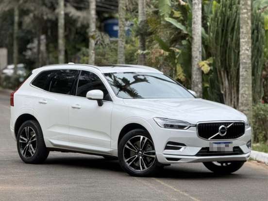 VOLVO-XC60-2020
