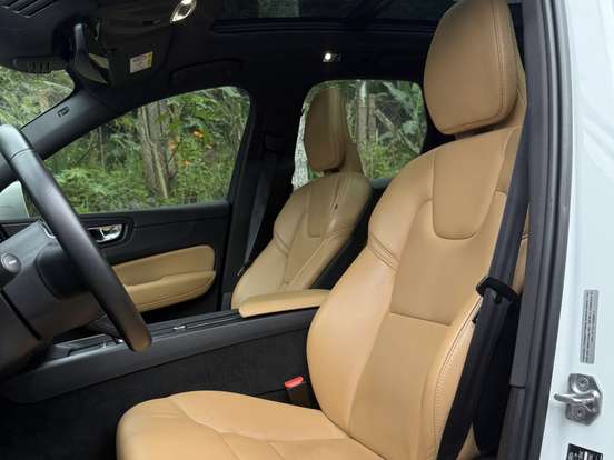VOLVO-XC60-2.0 T8 HYBRID MOMENTUM AWD GEARTRONIC VOLVO-XC60-2020