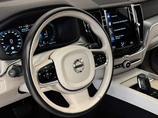 VOLVO-XC60-2.0 T8 HYBRID MOMENTUM AWD GEARTRONIC VOLVO-XC60-2021