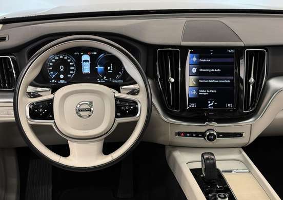 VOLVO-XC60-2021