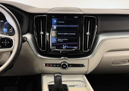 VOLVO-XC60-2021
