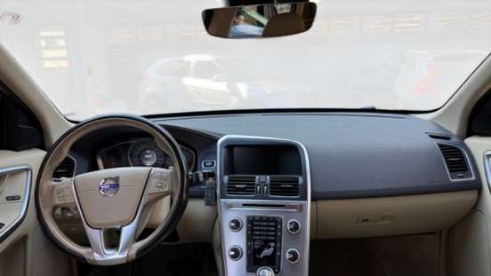 VOLVO-XC60-2.4 D5 KINETIC DIESEL AWD 4P AUTOMÁTICO VOLVO-XC60-2016