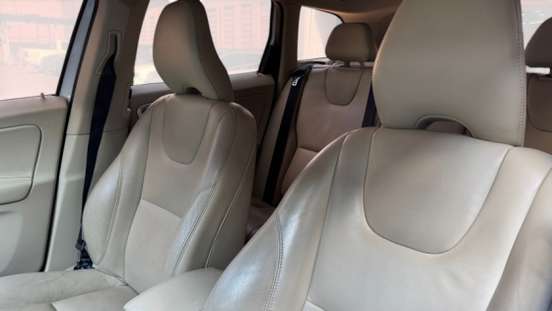 VOLVO-XC60-2.4 D5 KINETIC DIESEL AWD 4P AUTOMÁTICO VOLVO-XC60-2016