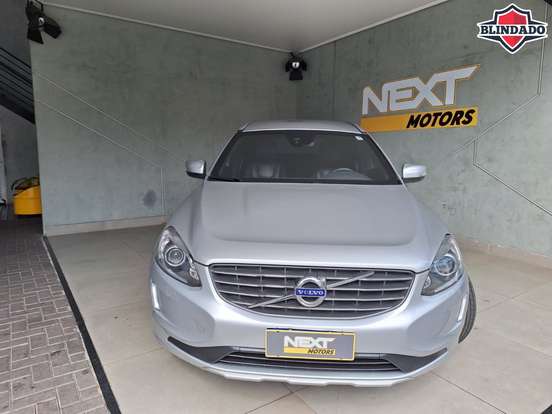 VOLVO-XC60-2016