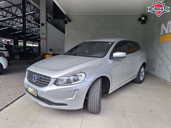 VOLVO-XC60-2016