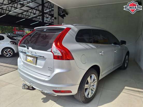 VOLVO-XC60-2016