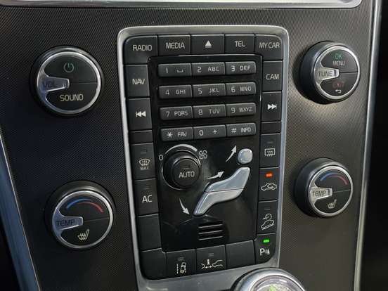 VOLVO-XC60-2013