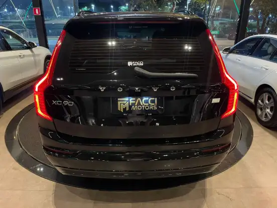 VOLVO-XC90-2022