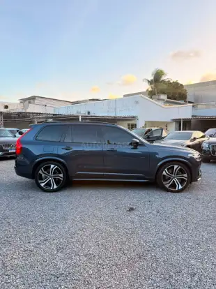 VOLVO-XC90-2023