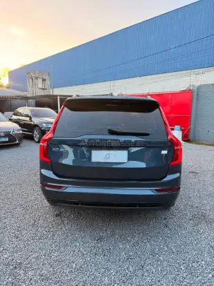 VOLVO-XC90-2023