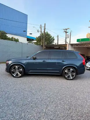VOLVO-XC90-2023