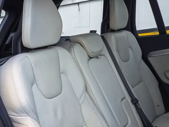 VOLVO-XC90-2024