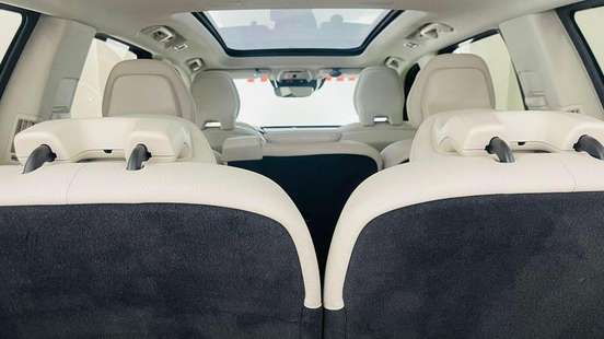 VOLVO-XC90-2022