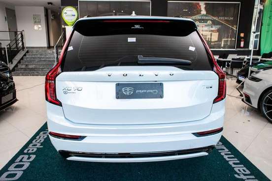 VOLVO-XC90-2025