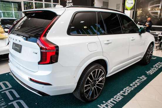 VOLVO-XC90-2025