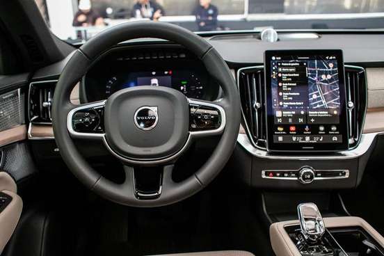 VOLVO-XC90-2025